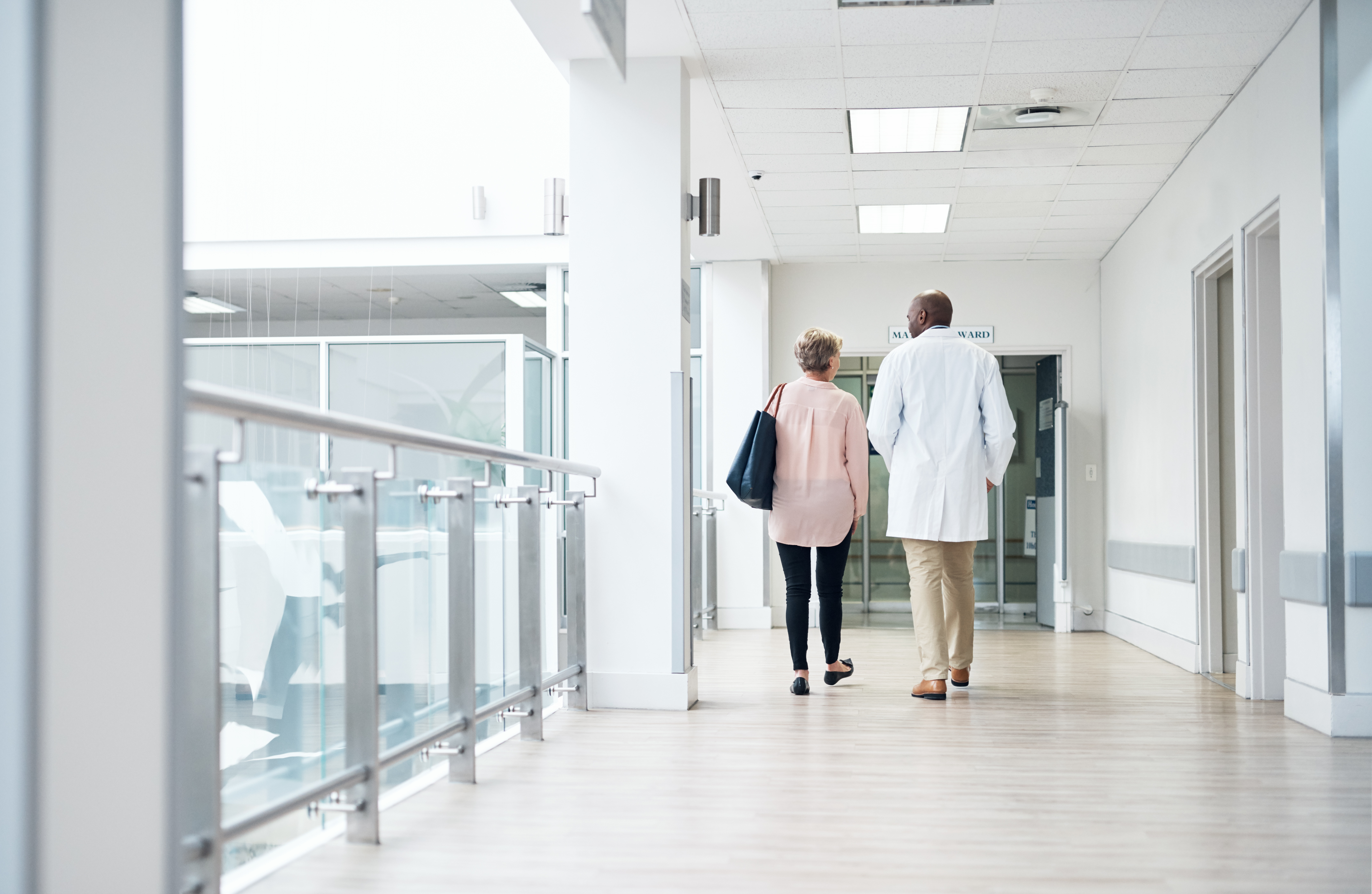 Dokter patiënt ziekenhuis
