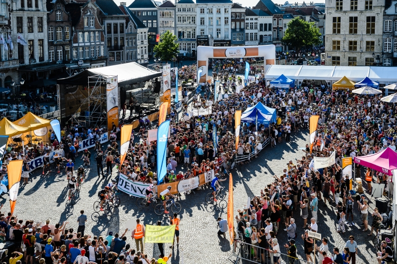 Grote Markt Mechelen tijdens de 1000 km 2016