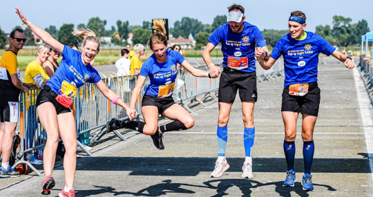 Finishfoto van de 100km-run 2021