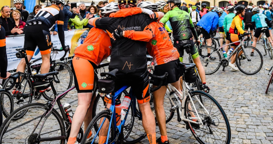 Knuffel bij aankomst de 1000 km 2018